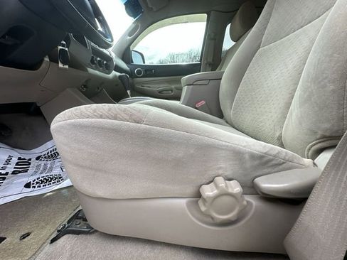 Used 2008 Toyota Tacoma PreRunner image 17