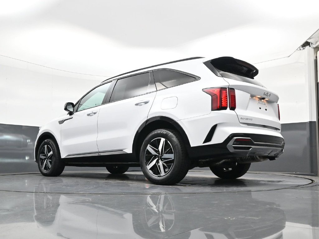 Used 2023 Kia Sorento EX w/ Panoramic Sunroof Package FWD image 24