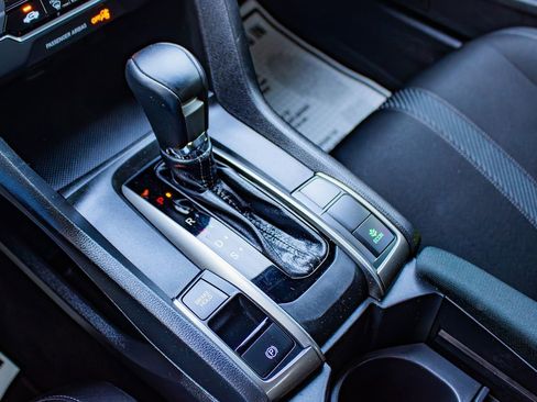 Used 2018 Honda Civic Sport image 28