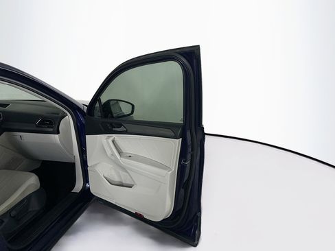 Used 2024 Volkswagen Tiguan SE FWD image 33
