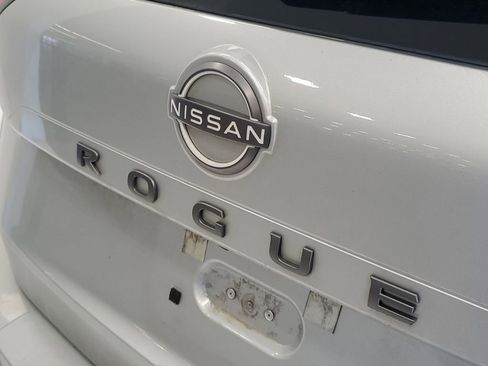 Used 2025 Nissan Rogue SV AWD/4WD image 7