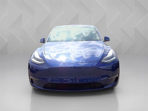 Used 2021 Tesla Model Y Long Range image 8