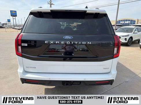Used 2025 Ford Expedition Max Active AWD/4WD image 9