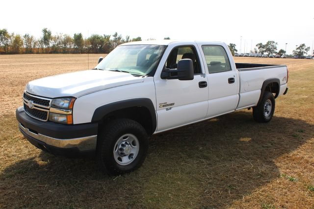 Used 2006 Chevrolet Silverado 2500 W/T w/ Heavy-Duty Power Package AWD/4WD image 1