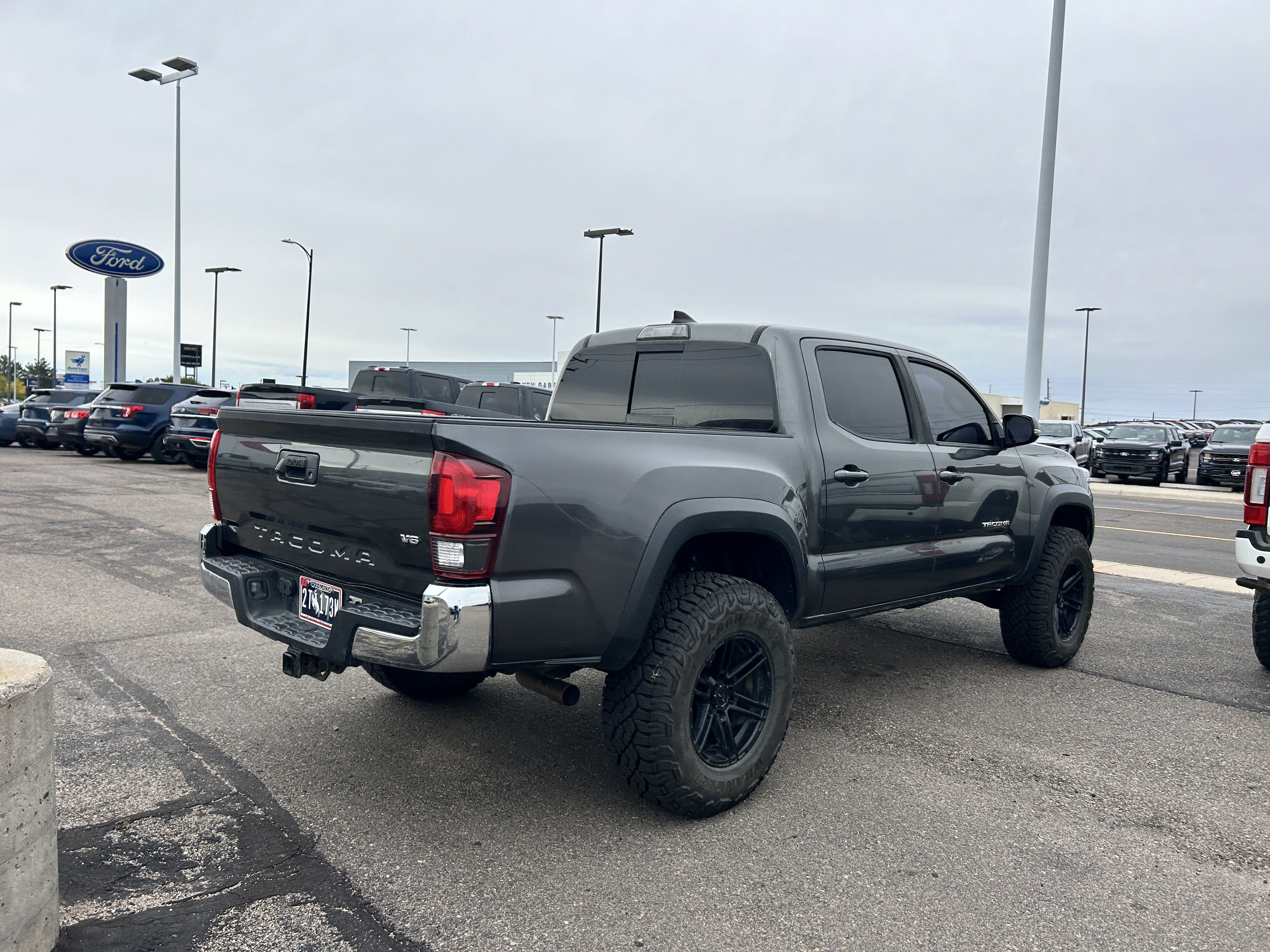 Used 2019 Toyota Tacoma TRD Off-Road AWD/4WD image 6