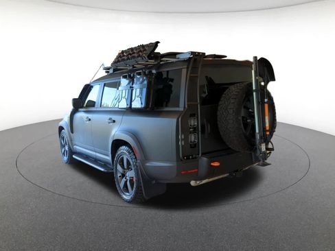 New 2023 Land Rover Defender 130 SE image 3
