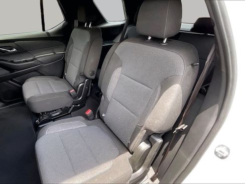 Used 2023 Chevrolet Traverse LT FWD image 25