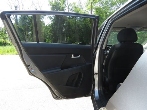 Used 2016 Kia Sportage LX AWD/4WD image 17