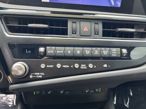 Certified 2025 Lexus ES 350 w/ Premium Package FWD image 17