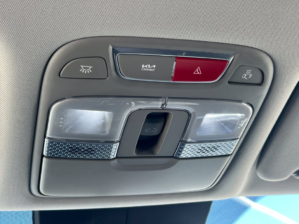Used 2025 Kia Telluride S FWD image 19