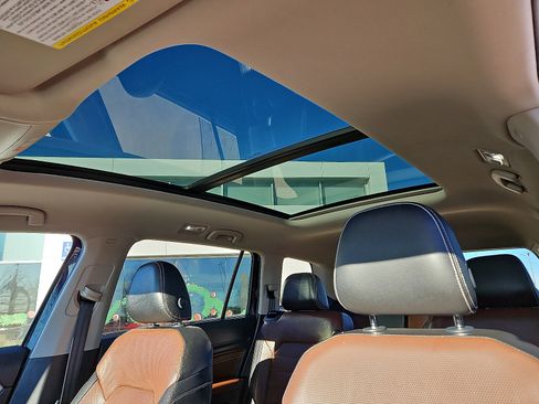 Used 2023 Volkswagen Atlas SEL Premium image 12