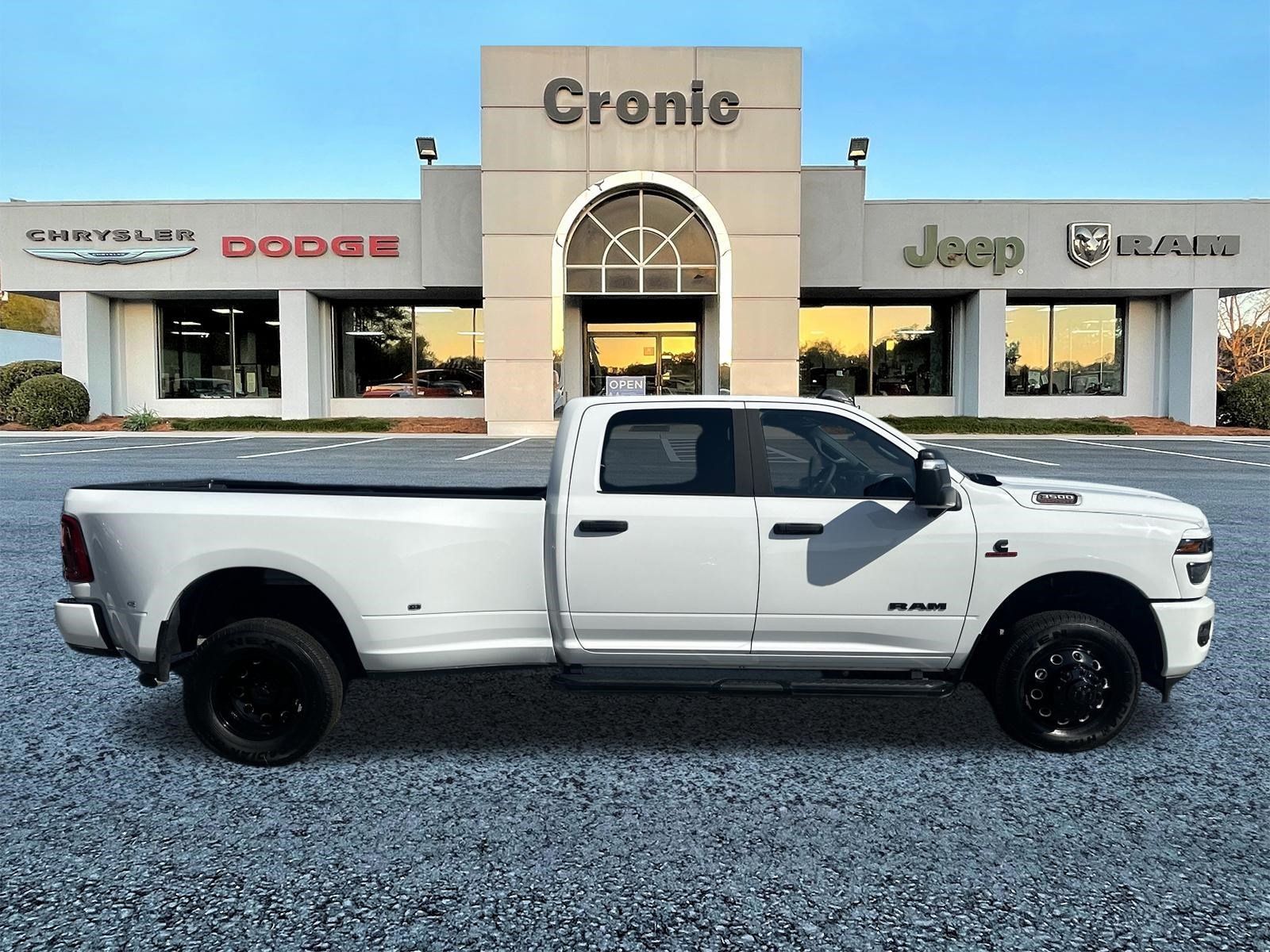 Used 2025 RAM 3500 Big Horn AWD/4WD image 2