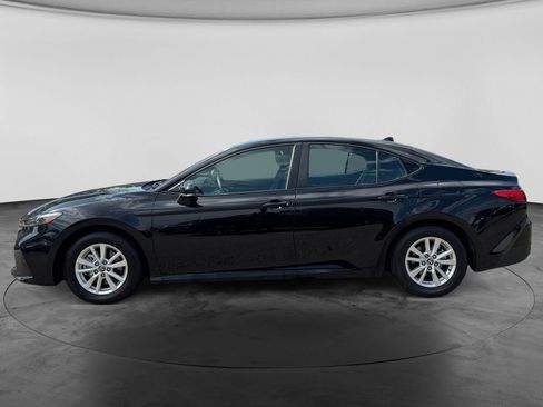 Used 2025 Toyota Camry LE FWD image 4