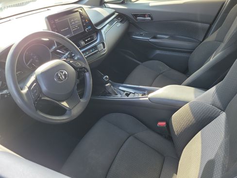 Used 2019 Toyota C-HR LE FWD image 3