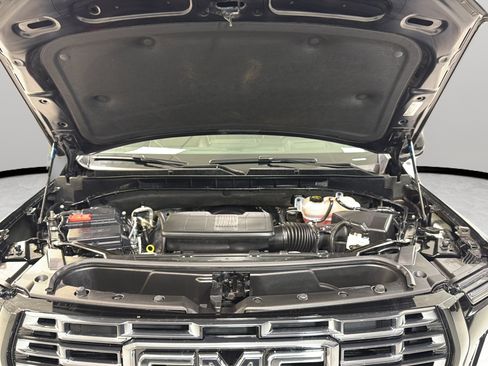 Used 2026 GMC Yukon Denali Ultimate AWD/4WD image 16