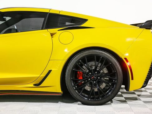 Used 2016 Chevrolet Corvette Z06 w/ 3LZ Preferred Equipment Group RWD image 25