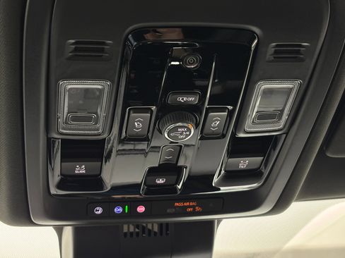 New 2026 GMC Yukon Denali w/ Sun & Power Step Package AWD/4WD image 27