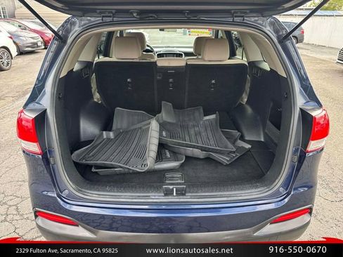 Used 2017 Kia Sorento FWD image 11