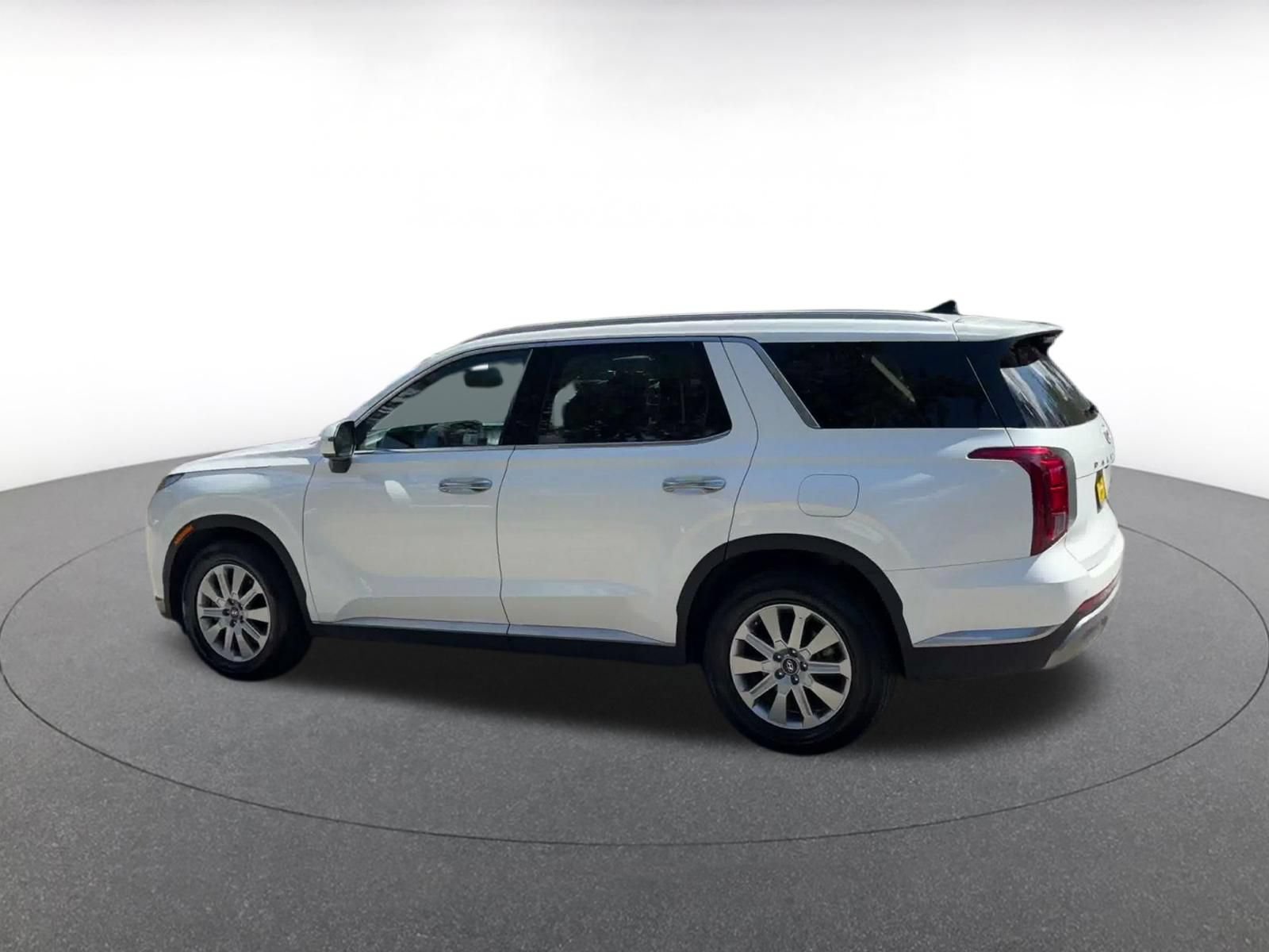 Used 2024 Hyundai Palisade SEL FWD image 9