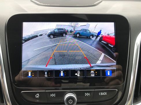 Used 2023 Chevrolet Equinox Premier image 35