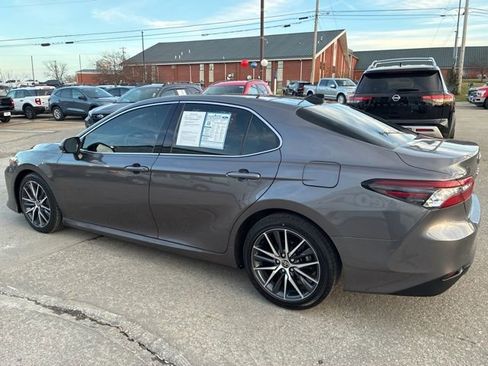 Used 2023 Toyota Camry XLE image 5