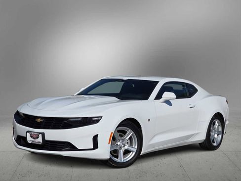 Used 2023 Chevrolet Camaro LT image 1