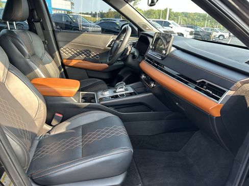 Used 2023 Mitsubishi Outlander SEL AWD/4WD image 13