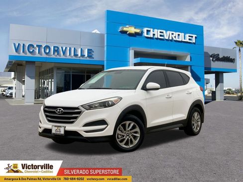 Used 2017 Hyundai Tucson SE image 1