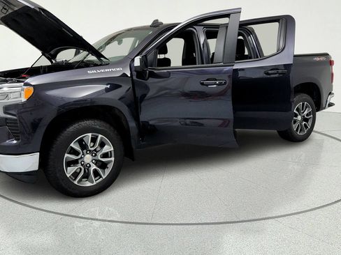Used 2024 Chevrolet Silverado 1500 LT AWD/4WD image 9