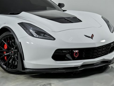 Used 2016 Chevrolet Corvette Z06 w/ 3LZ Preferred Equipment Group RWD image 2