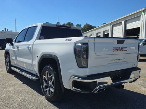 Used 2022 GMC Sierra 1500 SLT image 3