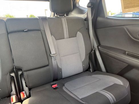 Used 2025 Chevrolet Blazer LT image 38