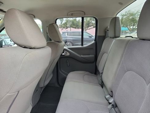 Used 2019 Nissan Frontier S image 12