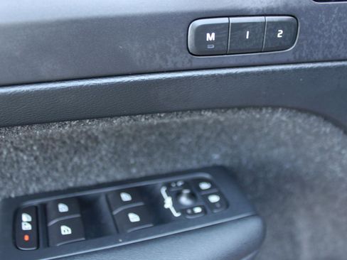 Used 2019 Volvo XC40 T5 R-Design image 16