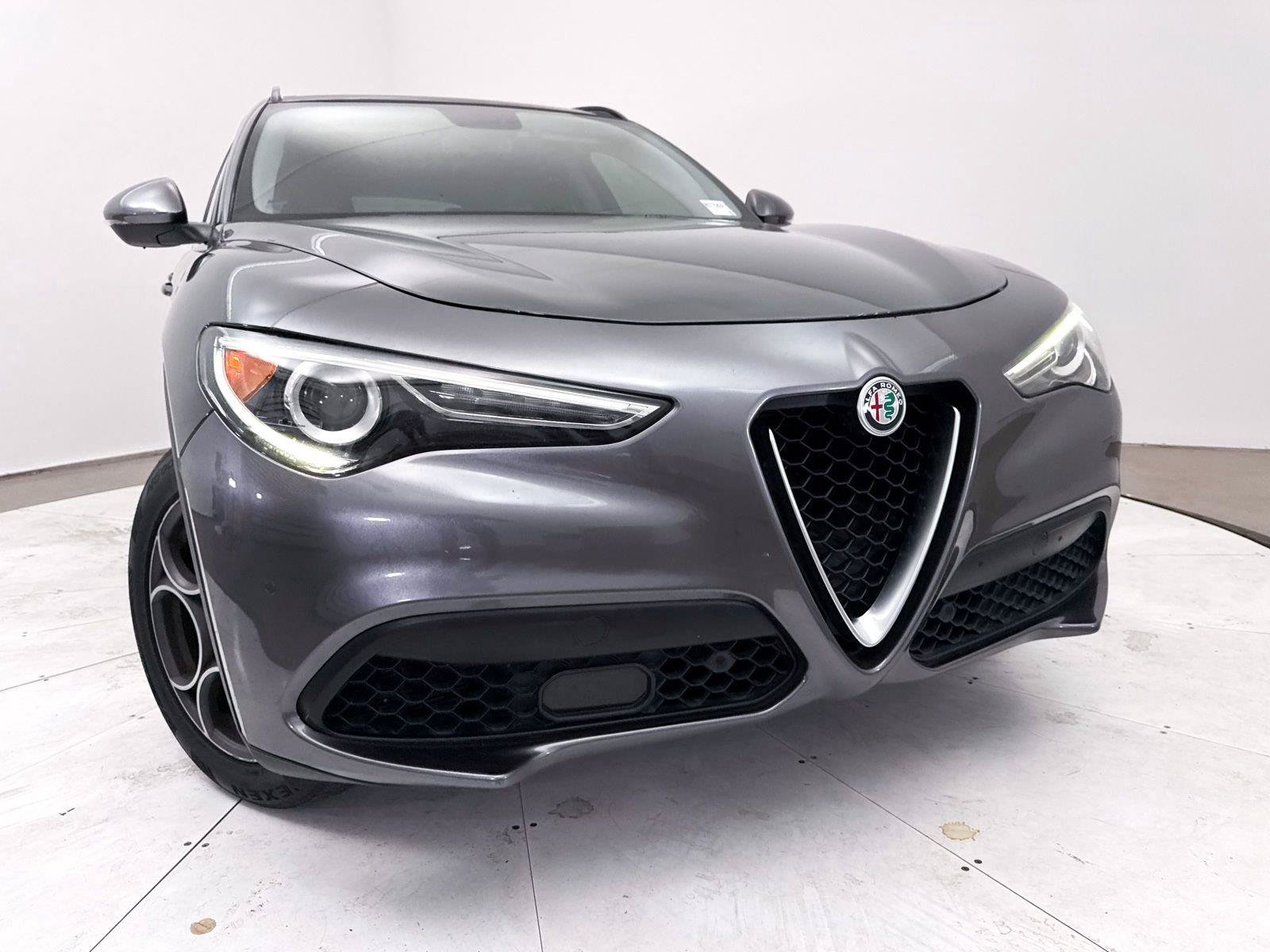 Used 2018 Alfa Romeo Stelvio Sport w/ Quick Order Package 22J Sport AWD/4WD image 6