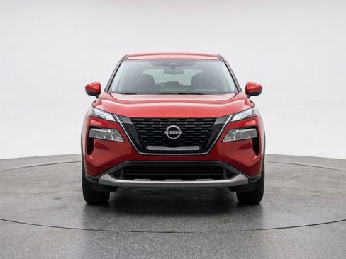 Used 2025 Nissan Rogue SV AWD/4WD image 2