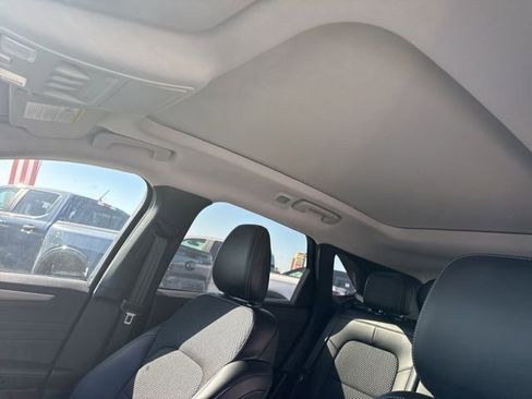 Used 2025 Ford Escape SE image 9