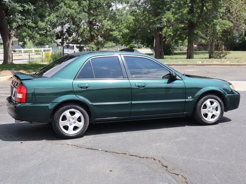Used 2001 MAZDA Protege FWD image 4