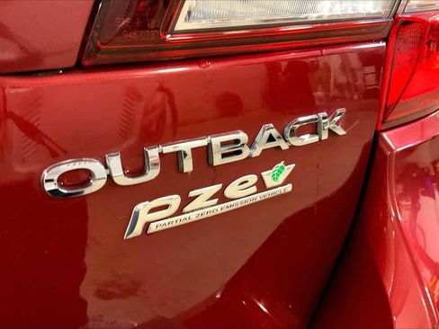 Used 2015 Subaru Outback 2.5i Premium image 9