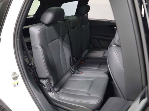 Used 2025 Audi Q7 3.0T Premium Plus w/ Premium Plus Package image 35