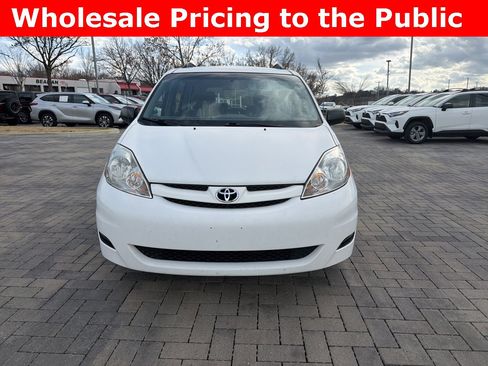 Used 2008 Toyota Sienna CE image 2