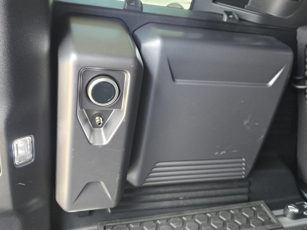 Used 2020 Land Rover Defender 110 X AWD/4WD image 14