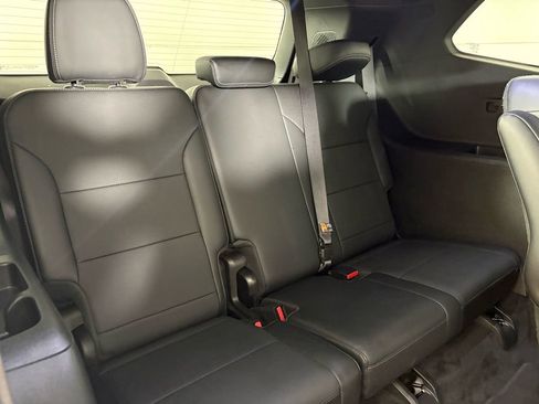 Used 2025 Buick Enclave Preferred image 18