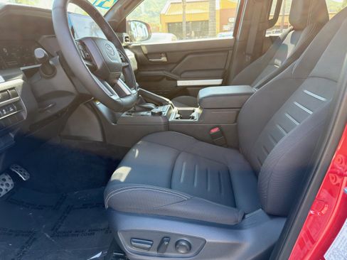 Used 2024 Toyota Tacoma TRD Sport w/ TRD Sport Upgrade Package RWD image 26