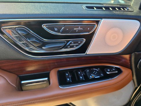 Used 2021 Lincoln Navigator Reserve image 8