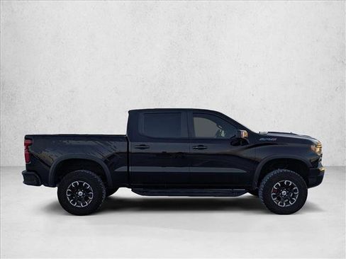 Used 2022 Chevrolet Silverado 1500 ZR2 w/ Technology Package AWD/4WD image 4