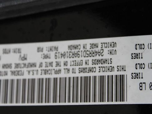 Used 2010 Chrysler Town & Country Touring image 10