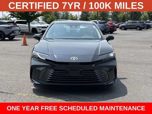 Used 2025 Toyota Camry XLE FWD image 6