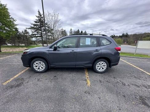 Used 2021 Subaru Forester AWD/4WD image 6