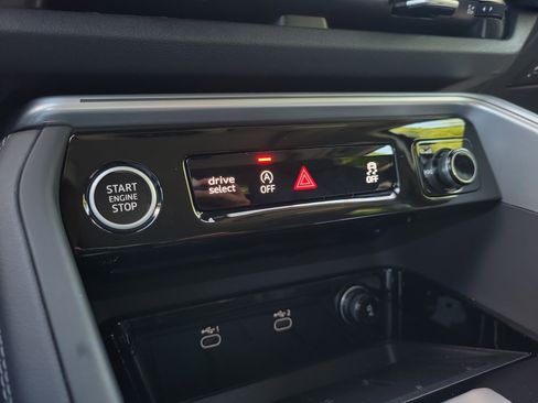 Used 2025 Audi Q5 Premium Plus w/ Premium Plus image 28